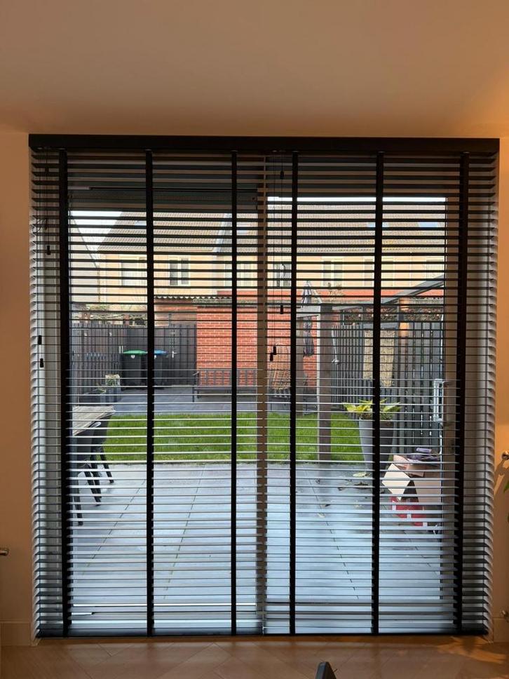 4x Veneta Houten Jaloezieën met Zwarte Ladderband, Huis en Inrichting, Stoffering | Gordijnen en Lamellen, Zo goed als nieuw, 200 cm of meer