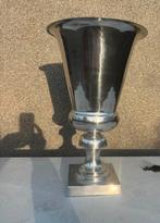Grote aluminium vaas 46cm hoog en 30 cm diep, 30cm doorsnede, Huis en Inrichting, Ophalen of Verzenden, Gebruikt, Overige materialen