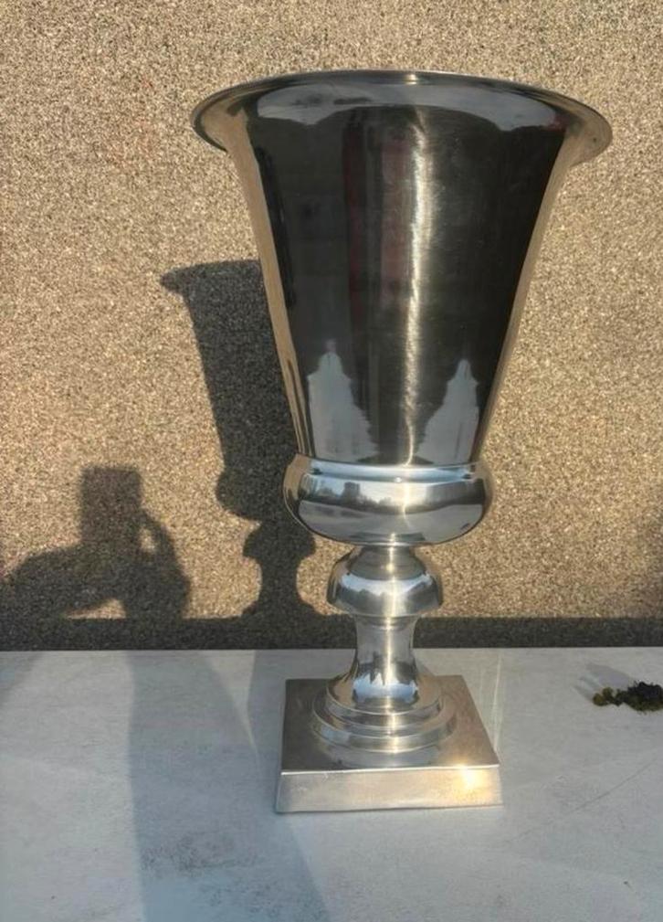 Grote aluminium vaas 46cm hoog en 30 cm diep, 30cm doorsnede, Huis en Inrichting, Woonaccessoires | Vazen, Gebruikt, Overige materialen