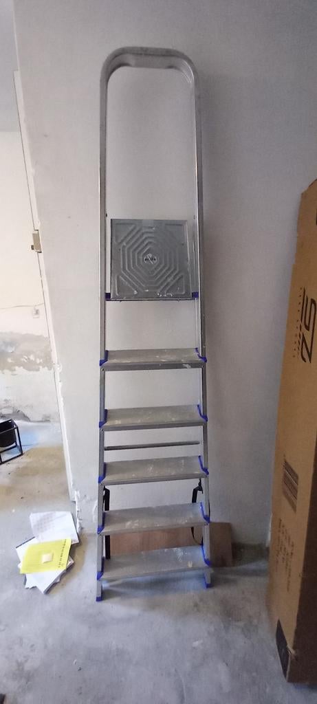 Stevige aluminium ladder met 6 treden, Ophalen of Verzenden, Gebruikt, Ladder, 2 tot 4 meter