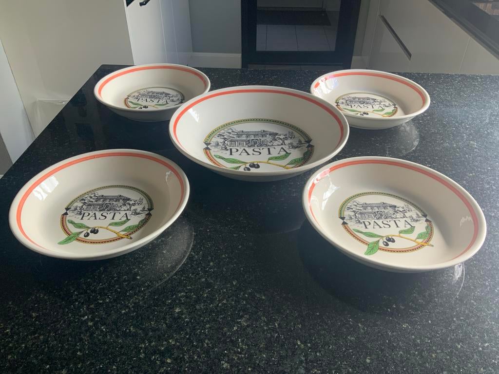 Pastaschaal met 4 pastaborden - Nieuw en onbeschadigd, Huis en Inrichting, Keuken | Servies, Overige typen, Ophalen of Verzenden