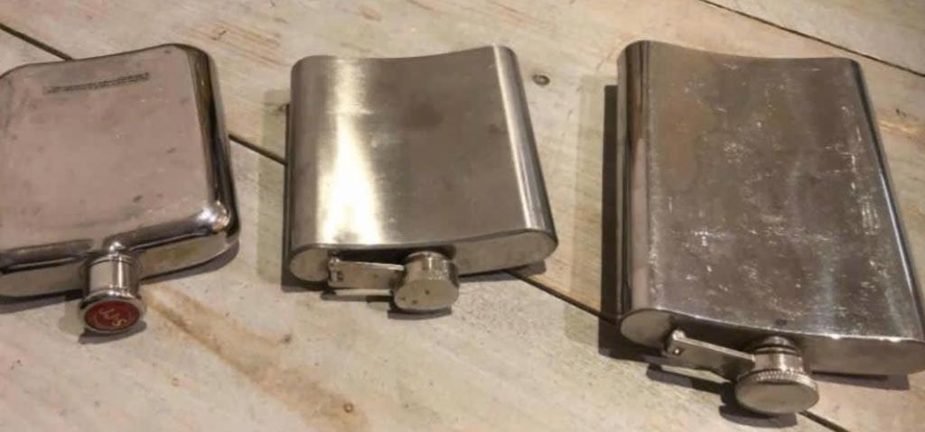Drie stuks roestvrijstalen heupflesjes o.a. Jameson Whiskey, Ophalen of Verzenden, Gebruikt, Overige typen