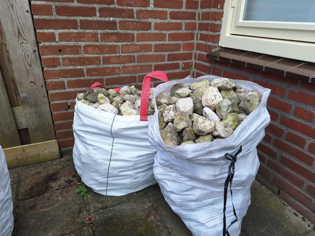 Gratis vijverstenen nog 2 zakken over, Tuin en Terras, Ophalen, Gebruikt