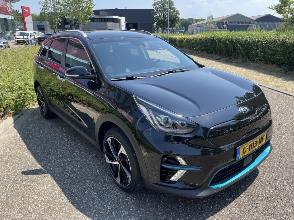 Kia e-Niro ExecutiveLine 64kWh 204PK - LUXE UITVOERING!, 0 cilinders, Gebruikt, Zwart, 1712 kg