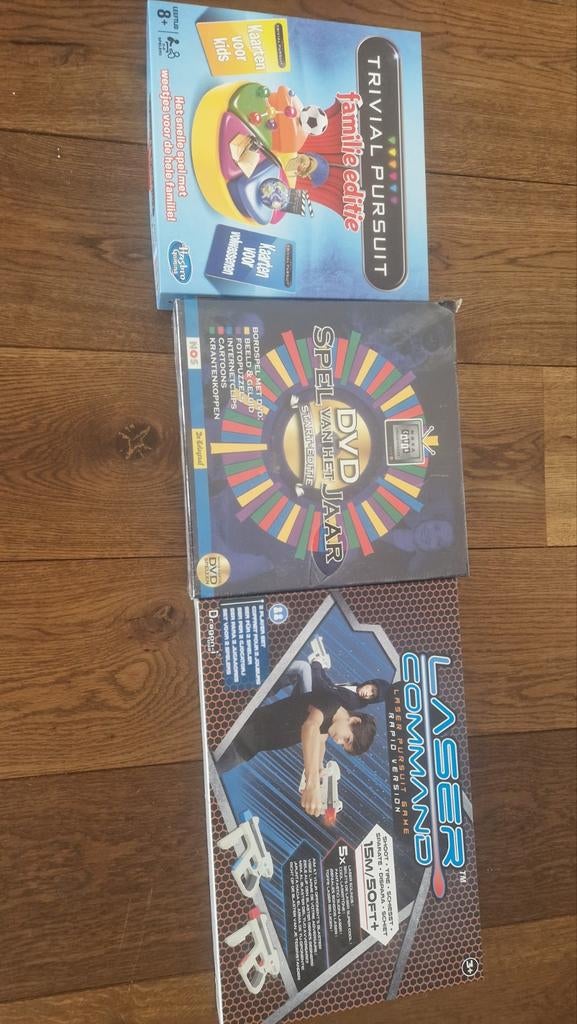 Trivial Pursuit Familie Editie, DVD Spel van het Jaar., Hobby en Vrije tijd, Gezelschapsspellen | Bordspellen, Vijf spelers of meer