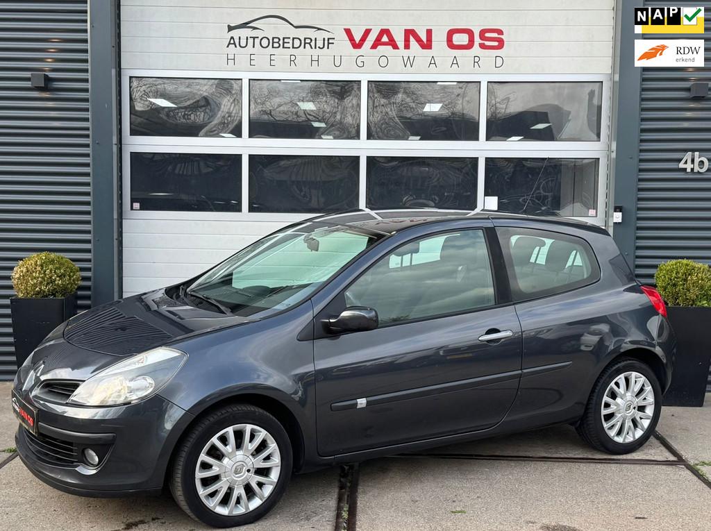 Renault Clio 1.4-16V Dynamique Luxe l Airco l NAP auto l CV, Auto's, Voorwielaandrijving, Gebruikt, 4 cilinders, 49 €/maand