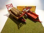 DINKY TOYS:  27c / 321 SPREADER + DOOS & FARM TRAILER, Hobby en Vrije tijd, Modelauto's | 1:43, Ophalen of Verzenden, Gebruikt