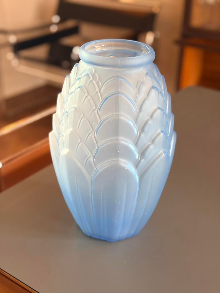 Fantastische matblauwe glazen art deco vaas uit de jaren 30, Ophalen