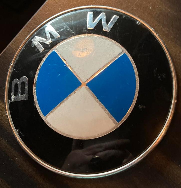 Vintage collectible BMW embleem Milano Bomisa Metaal, Verzamelen, Automerken, Motoren en Formule 1, Gebruikt, Auto's, Verzenden