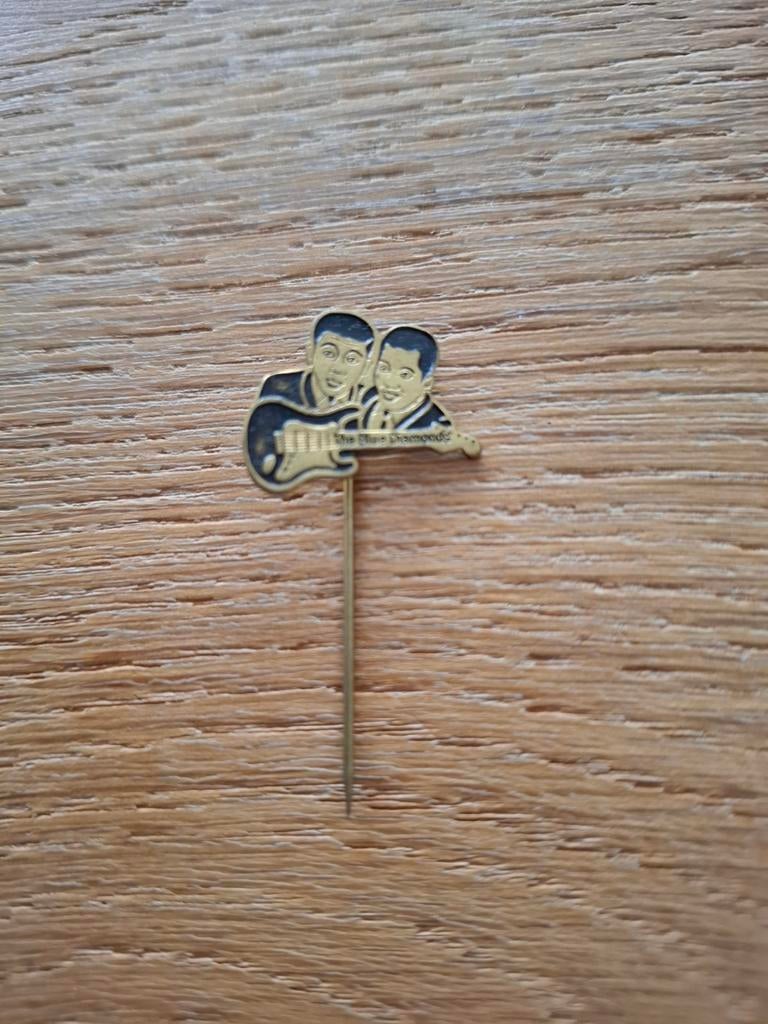 Vintage speldje prikker pin the Blue Diamonds, Verzamelen, Speldjes, Pins en Buttons, Ophalen of Verzenden, Overige onderwerpen