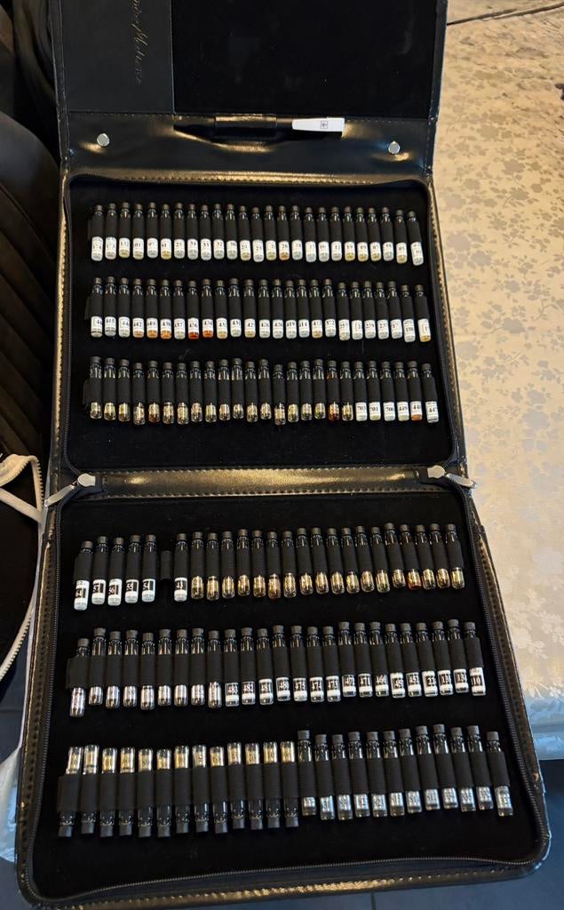 3 mappen met FM samples, Ophalen of Verzenden, Zo goed als nieuw