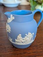 Wedgwood Jasperware Kan - Lichtblauw met Klassieke Scènes, Antiek en Kunst, Antiek | Porselein, Ophalen of Verzenden