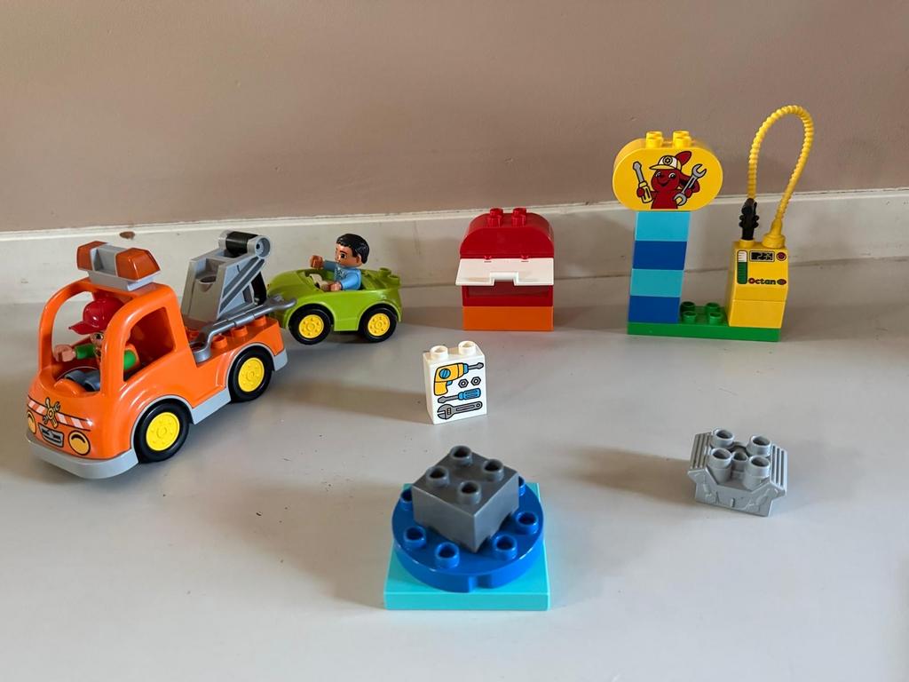 Duplo takelwagen en auto met pompstation, Ophalen, Gebruikt