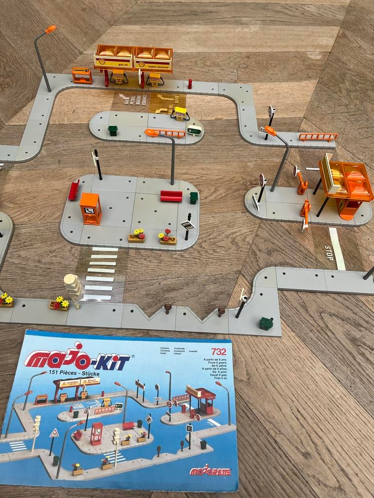Majo-Kit: douane, shell tankstation en stadsdelen (732), Ophalen of Verzenden, Gebruikt