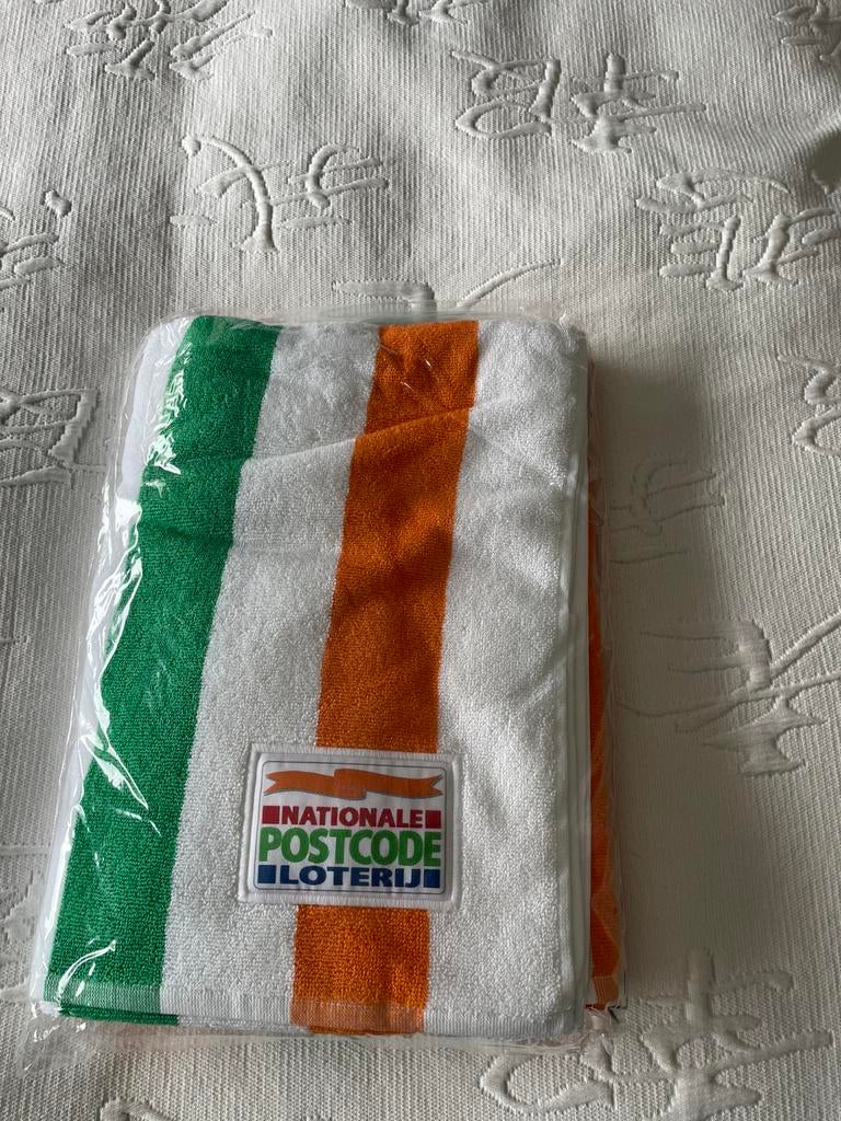 Badlaken Badhanddoek Postcodeloterij NIEUW !!, Ophalen of Verzenden, Nieuw, Handdoek