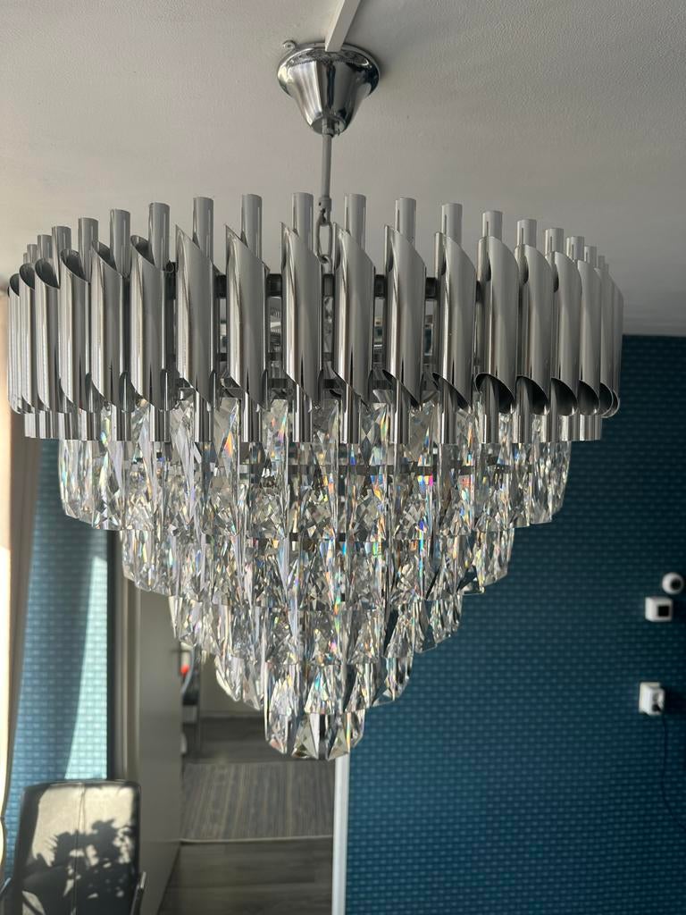 2x Luxe Kroonluchter met Kristallen - diameter 54 cm, Ophalen, Zo goed als nieuw, Glas