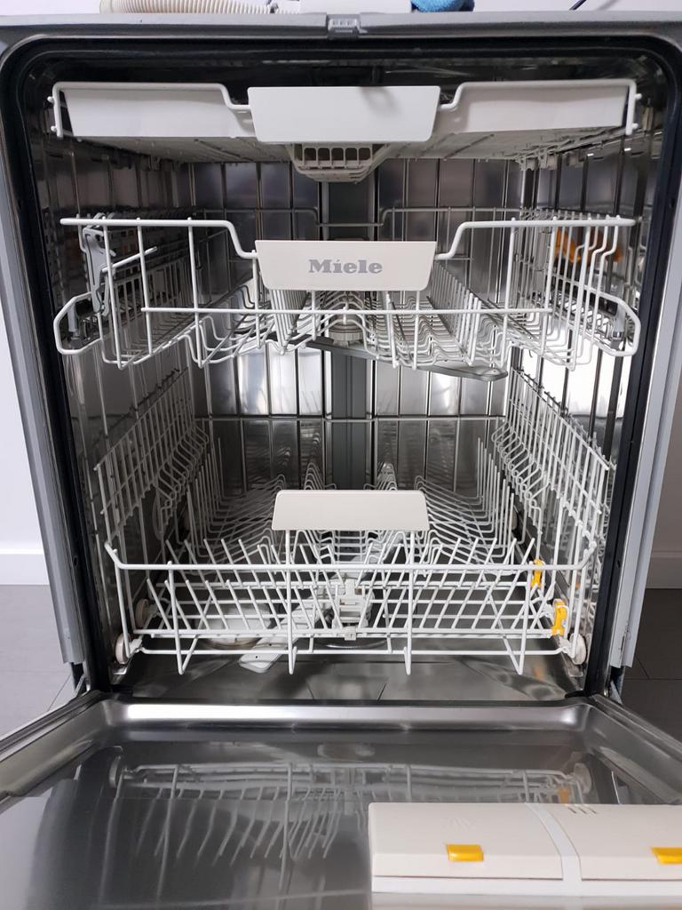 Vaatwasser (Miele), Witgoed en Apparatuur, Ophalen of Verzenden, Zo goed als nieuw, Inbouw, 85 tot 90 cm