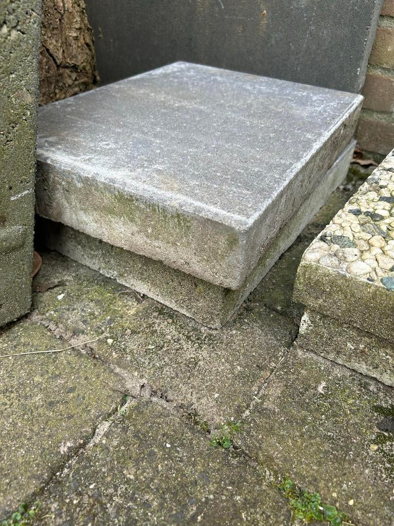 Gratis gebruikte stoeptegels (3 sets van 2), Tuin en Terras, Tegels en Klinkers, Ophalen, Gebruikt, Minder dan 5 m², Beton