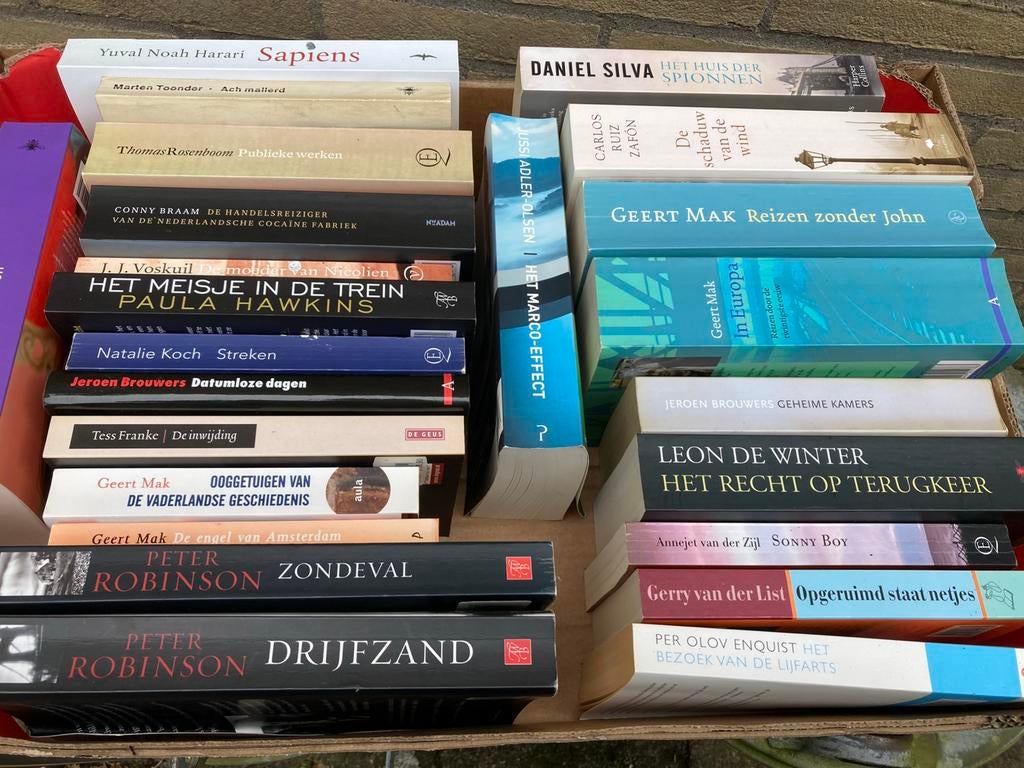 Doos met verschillende boeken voor 5 euro, Ophalen of Verzenden, Gelezen