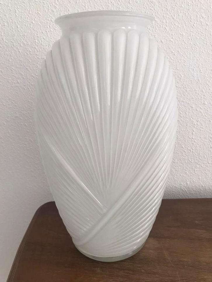 Prachtige Witte vaas antiek vintage puntgaaf Art Deco, Huis en Inrichting, Woonaccessoires | Vazen, Wit, Glas, Ophalen of Verzenden