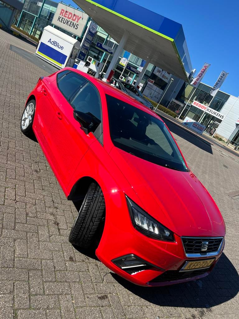 Seat Ibiza 1.0 FR-Line 80pk 2023 Rood, Voorwielaandrijving, Ibiza, Particulier, 3 cilinders