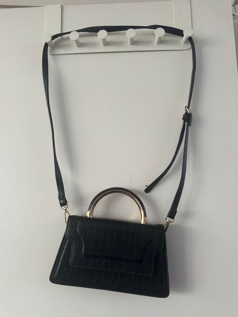 Zwarte handtas met croco print en gouden handvat, Ophalen of Verzenden, Zo goed als nieuw, Zwart, Handtas