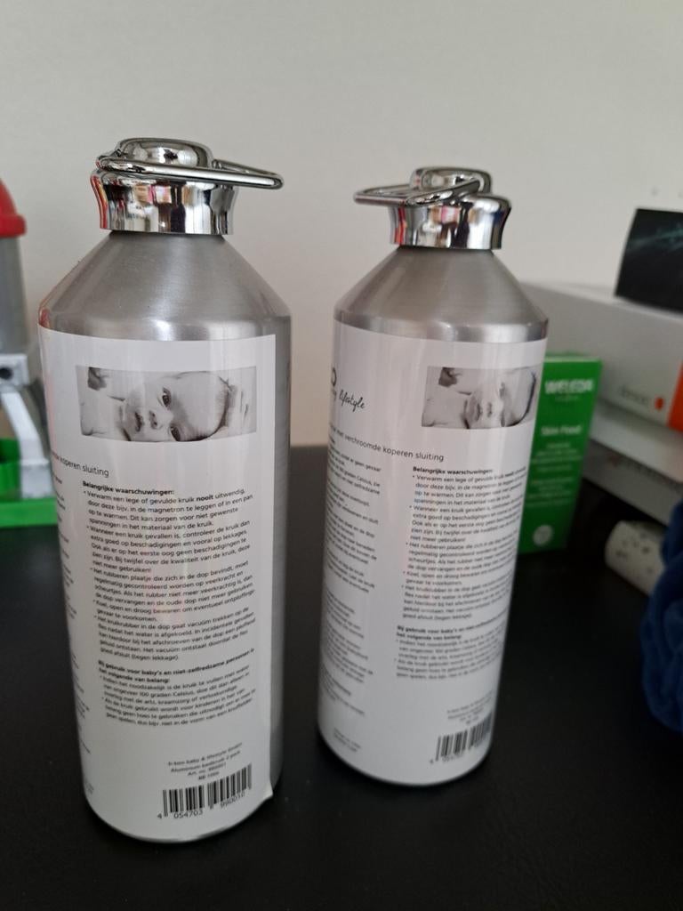 2 metalen kruiken, Tummy Tub, Zo goed als nieuw, Standaard, Ophalen