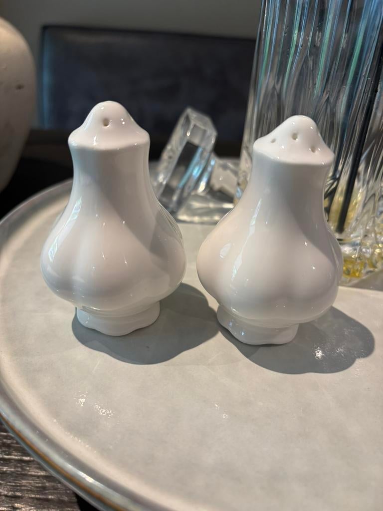 Peper en zout stel Royal Albert, Overige kleuren, Aardewerk of Porselein, Ophalen of Verzenden, Zo goed als nieuw