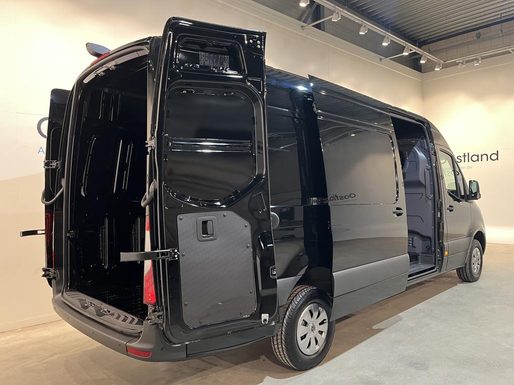Mercedes-Benz Sprinter 319 CDI L3H2 RWD Automaat / 3.500 KG, Auto's, Automaat, Gebruikt, Met garantie (alle), Zwart
