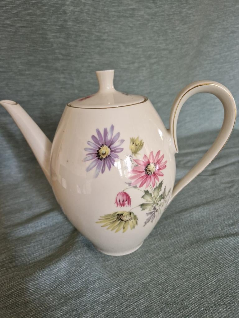 Vintage porseleinen theepot uit de jaren 50/60., Antiek en Kunst, Antiek | Servies los, Ophalen of Verzenden