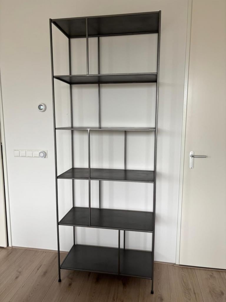 Moderne/industriële open kast – zwart metaal, Ophalen, Zo goed als nieuw