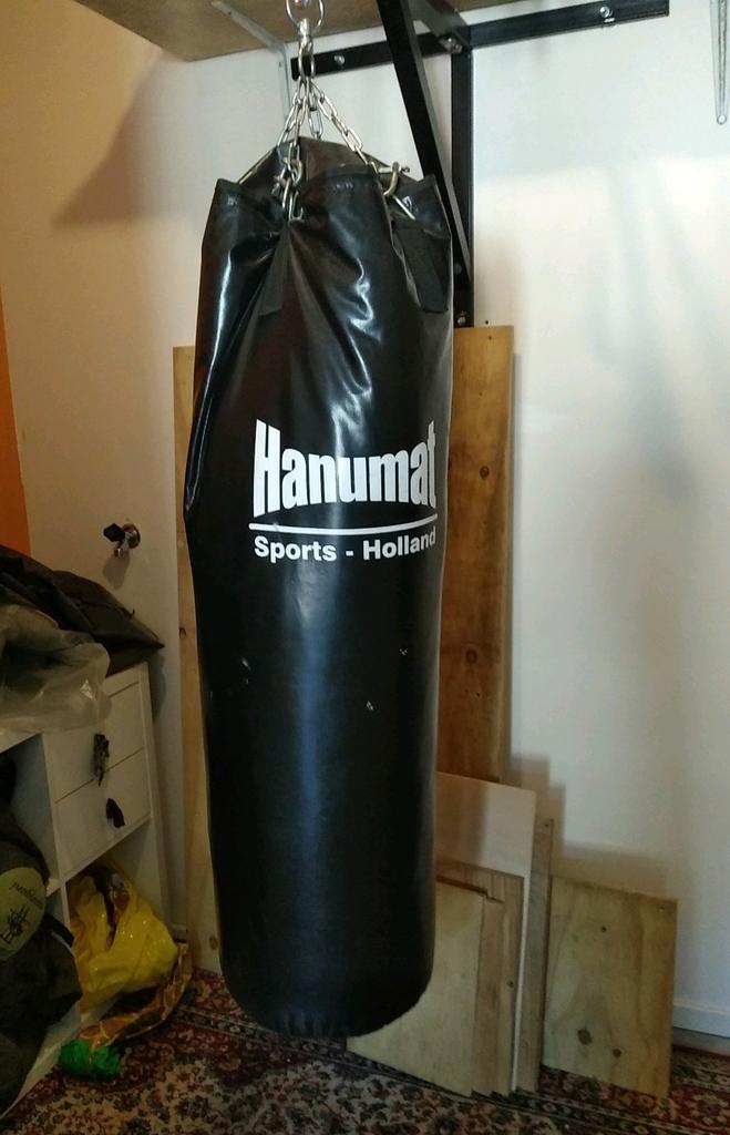 Boksbal / bokszak met ophangsysteem en handschoenen, Ophalen of Verzenden, Gebruikt, Boksbal