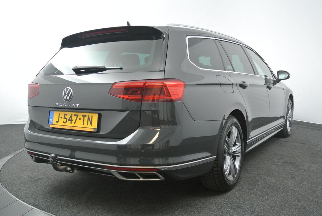 Volkswagen Passat Variant 1.5 TSI 150pk DSG R-Line Business, Auto's, Volkswagen, 730 kg, 4 cilinders, Origineel Nederlands, 1600 kg