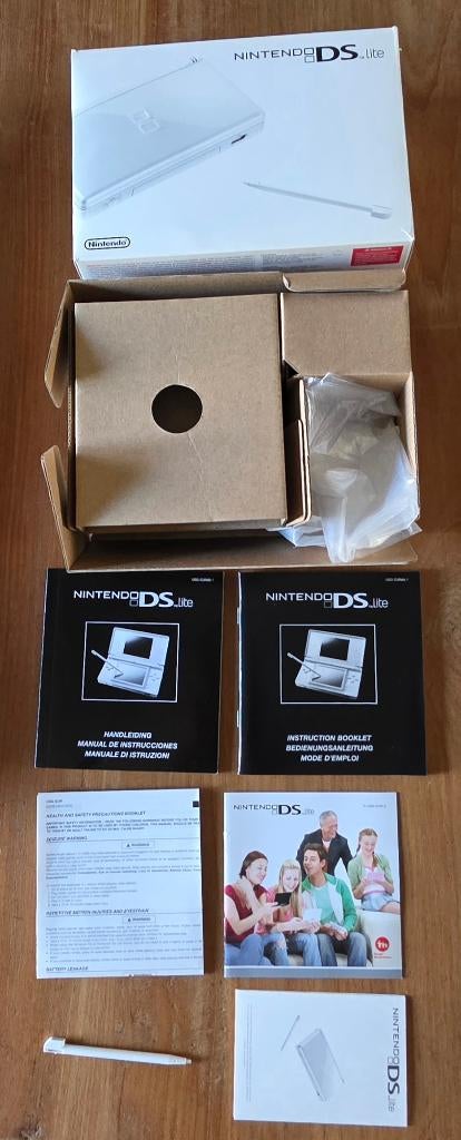 Lege doos voor Nintendo DS lite, Spelcomputers en Games, Games | Nintendo DS, 1 speler, Ophalen of Verzenden, Zo goed als nieuw
