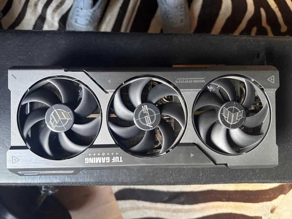 ASUS TUF Gaming Radeon RX 7900 XTX OC, Computers en Software, Videokaarten, Gebruikt, AMD, GDDR6, PCI-Express 4