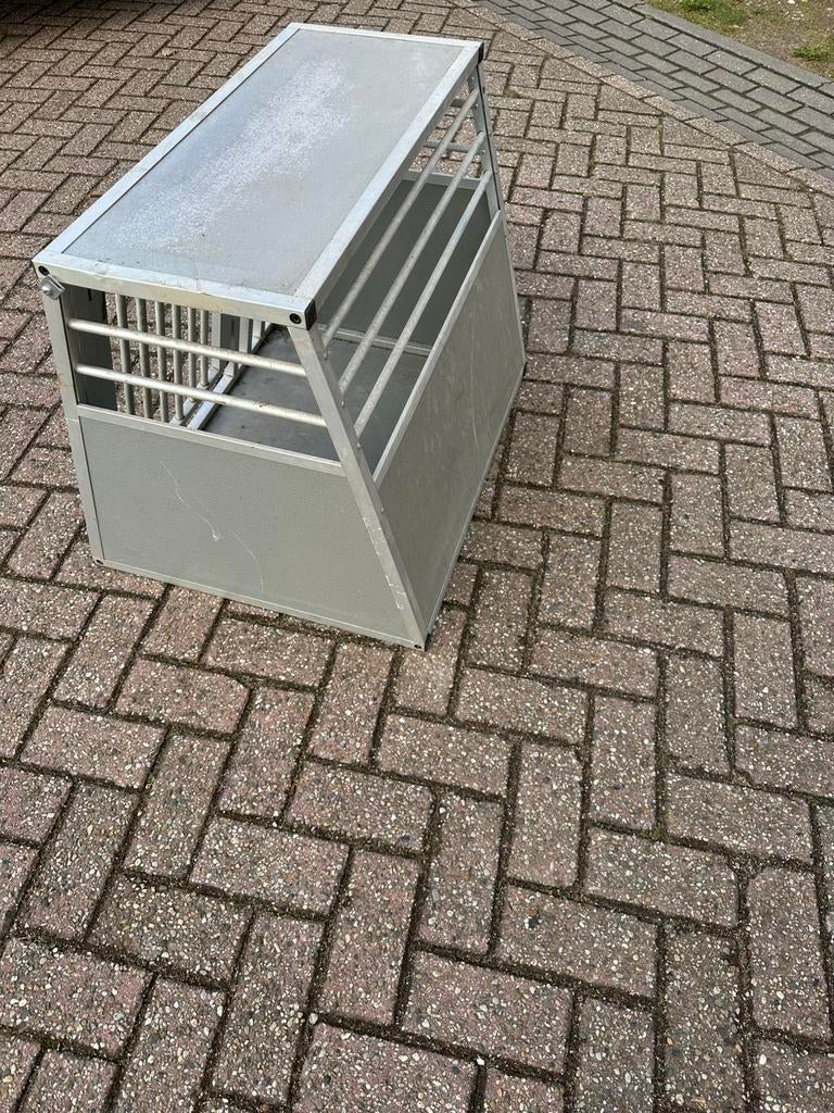 Honden benche, Dieren en Toebehoren, Hondenbenches, Ophalen of Verzenden, Zo goed als nieuw