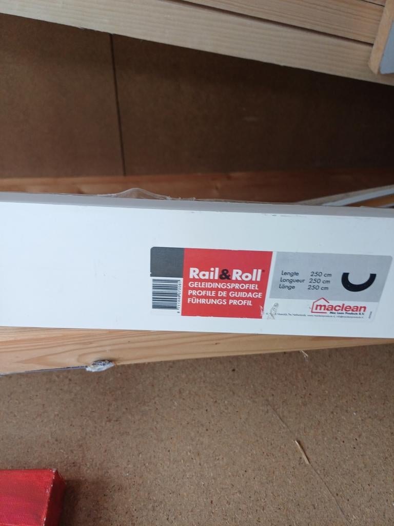 Nieuw geleidingsprofiel voor schuifdeur (250 cm), Ophalen of Verzenden