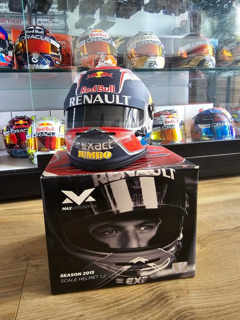 Verschillende verstappen helmen 1:2, Ophalen of Verzenden, Zo goed als nieuw, Formule 1