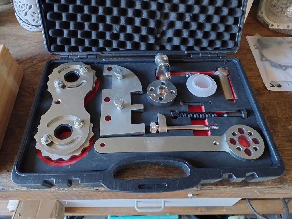 Timingset Volvo V40 T2 2.0 (2016-) Te huur, Ophalen of Verzenden, Nieuw, Volvo