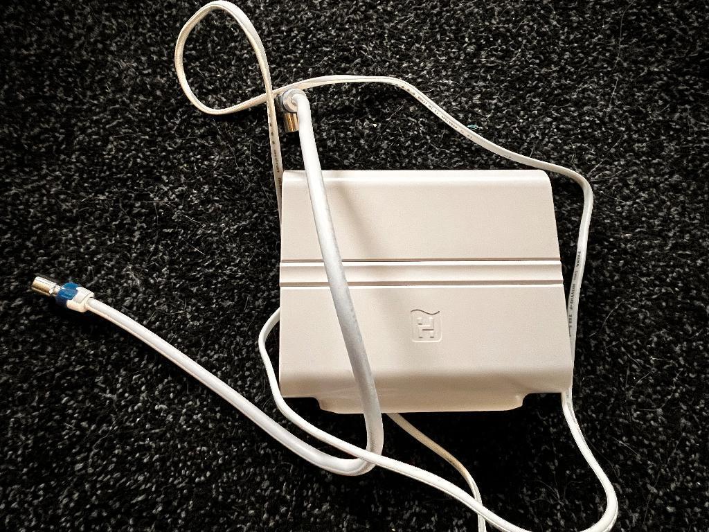 HMV41 Hirschmann - Antenne Versterker - 4G LTE Proof, Ophalen of Verzenden, Zo goed als nieuw, Minder dan 2 meter, Coaxiale kabel