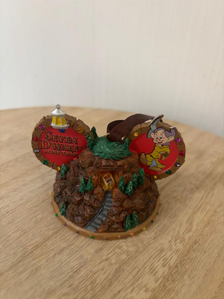 Disney Parks zeven dwergen sneeuwwitje mickey ears ornament, Verzamelen, Disney, Ophalen of Verzenden, Nieuw