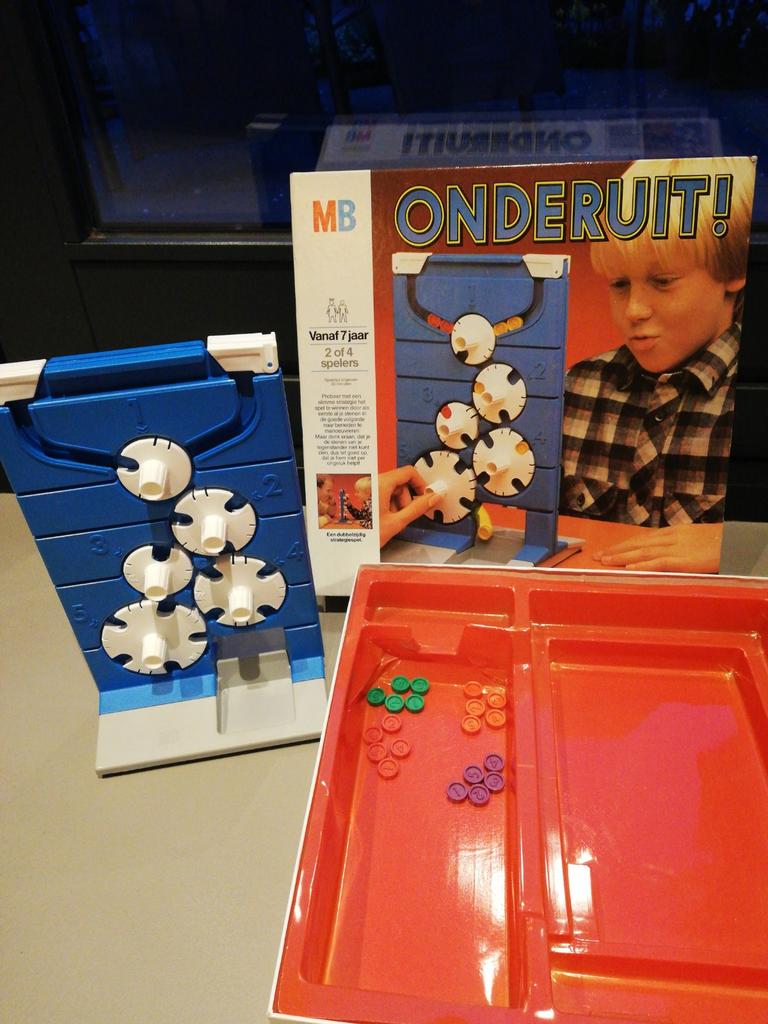 Onderuit, bordspel, Een of twee spelers, Ophalen of Verzenden, Zo goed als nieuw
