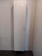 Witte hoogglans badkamer kast op pootjes., Huis en Inrichting, Badkamer | Badkamermeubels, Ophalen, (Half)hoge kast, Minder dan 50 cm