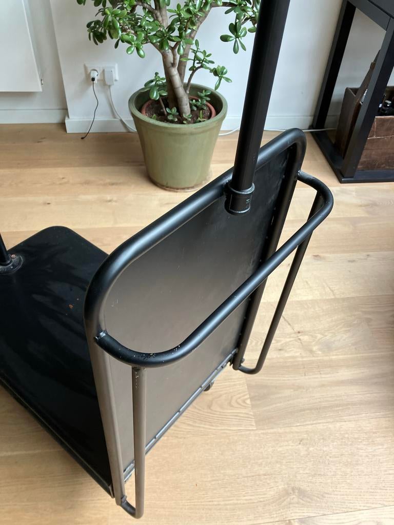 Zwarte trolley met kledingrek - Industrieel design, Ophalen, Met wielen, Gebruikt