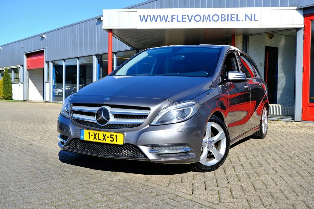 Mercedes-Benz B-klasse 180 CDI Ambition Xenon|Half Leder|LMV, Auto's, Mercedes-Benz, Voorwielaandrijving, Euro 5, Gebruikt, 4 cilinders