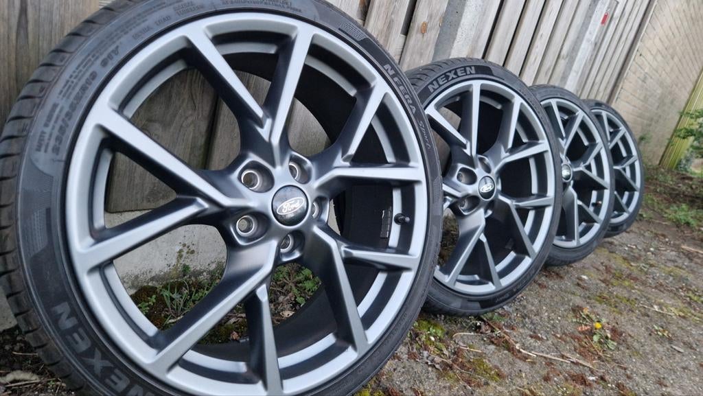 Ford Focus ST velgen 19 inch antraciet KX7C-1007-B1A zomer, Auto-onderdelen, Banden en Velgen, Gebruikt, Banden en Velgen, 235 mm