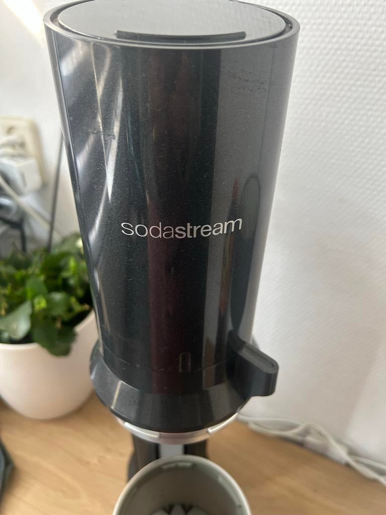 Sodastream bruiswatermaker - Zwart, Witgoed en Apparatuur, Ophalen of Verzenden, Gebruikt