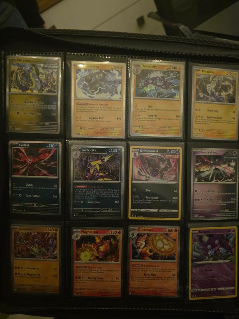 Pokémon Kaarten Verzameling - Zeldzame en Glanzende Kaarten, Ophalen of Verzenden, Zo goed als nieuw, Meerdere kaarten, Foil
