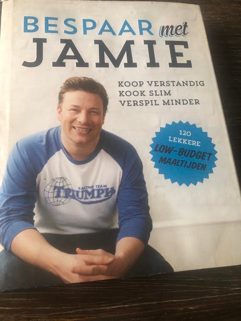 Bespaar met Jamie - Jamie Oliver kookboek, Boeken, Kookboeken, Hoofdgerechten, Ophalen of Verzenden, Zo goed als nieuw, Gezond koken