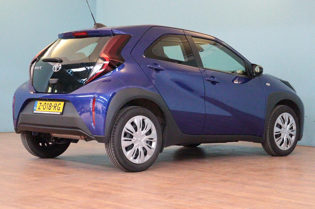 Toyota Aygo X 1.0 VVT-i MT Play | APPCONNECT | AIRCO | CAMER, Auto's, Toyota, Start-stop-systeem, 920 kg, Origineel Nederlands